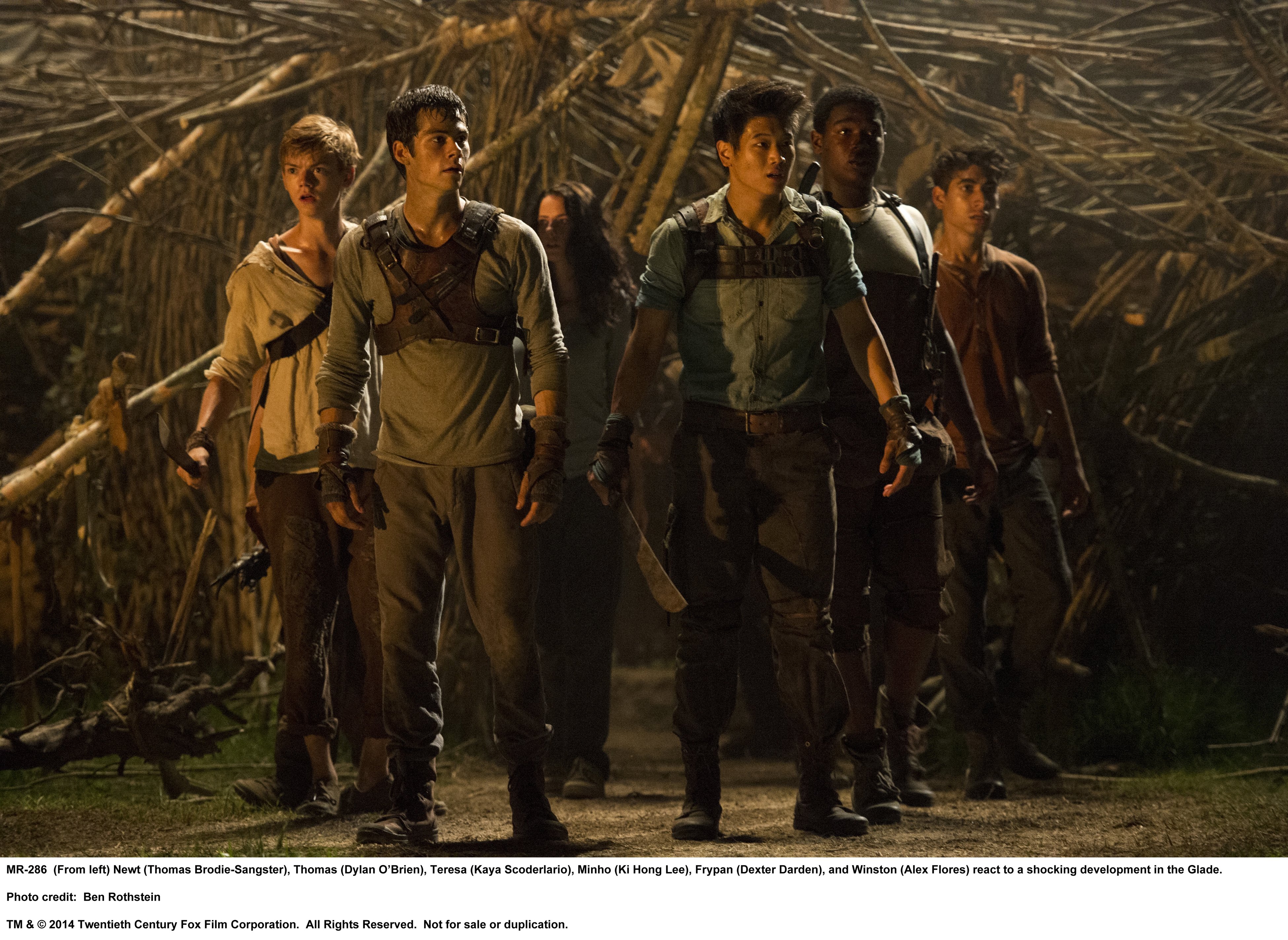 Still of Thomas Brodie-Sangster, Dexter Darden, Dylan O'Brien and Ki Hong Lee in Begantis labirintu (2014)