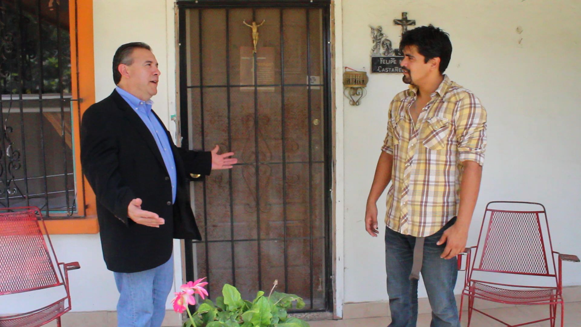 Harris, Omar Trevino (L) meets up with meets up with Robert, DAVID CID in the film 