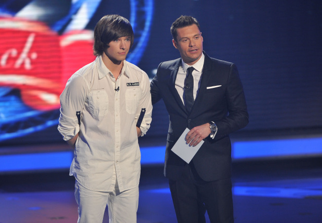 Still of Ryan Seacrest and Tim Urban in American Idol: The Search for a Superstar (2002)