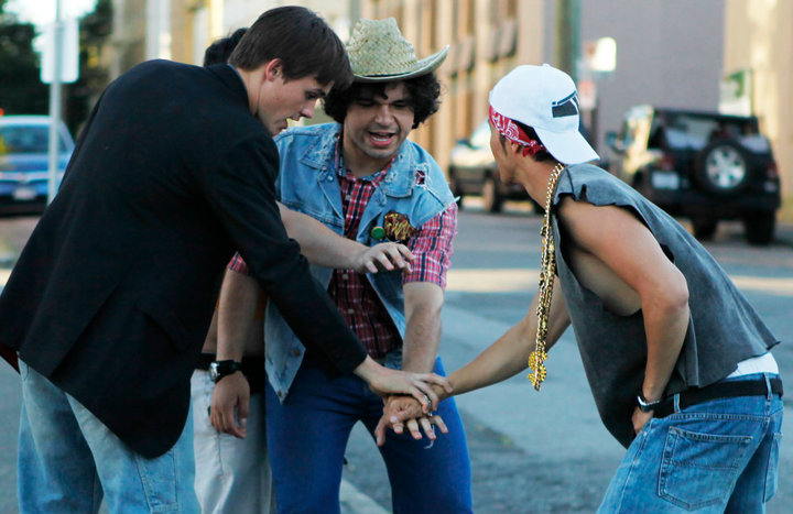 Still of Umberto Celisano, Tom Stevens and Kent S. Leung in Idiots=Product+Money