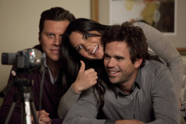 Still of David Walton, Olivia Munn and Hayes MacArthur in Perfect Couples (2010)