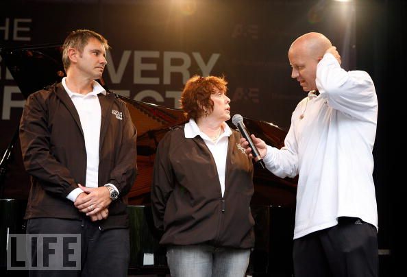 Mark Lundholm hosts A&E's 2009 Recovery Happens