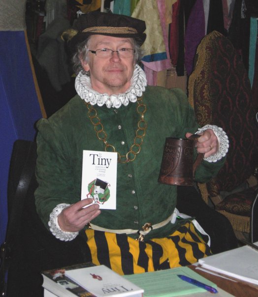 GregRobin Smith (G.Robin Smith) in English Renaissance clothing