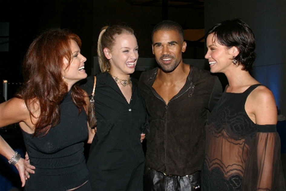 2002-07-13 The WB networks 2002 Summer press party. Dina Meyer, Ashley Scott, Shemar Moore, Ashley Scott