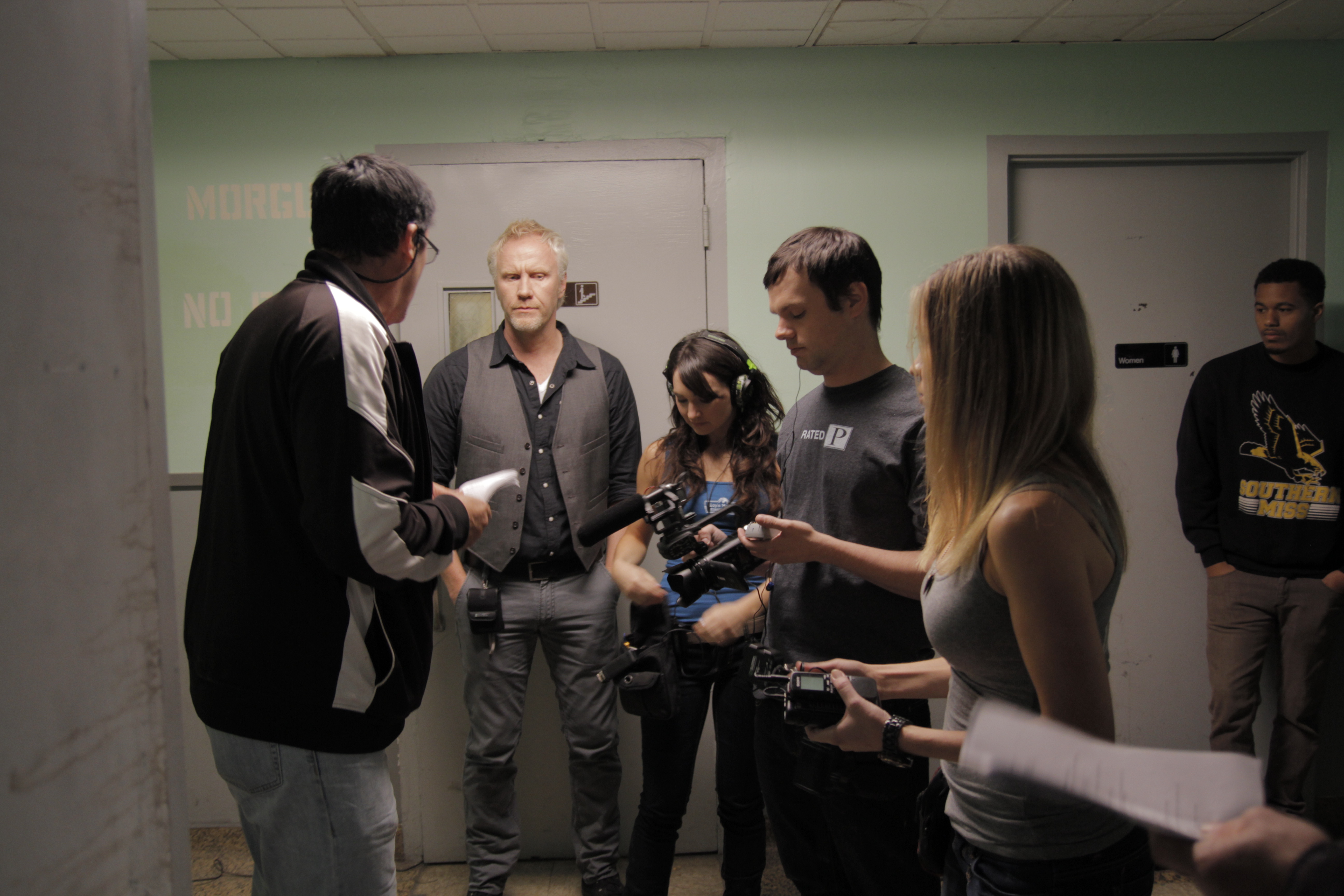 JJ Rogers working with the cast of The Linda Vista Project