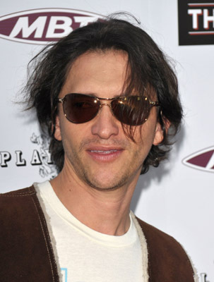Clifton Collins Jr. at event of The Joneses (2009)