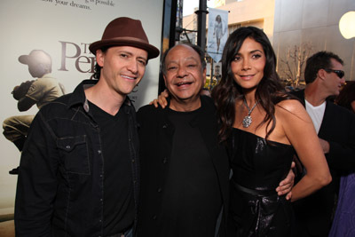 Cheech Marin and Clifton Collins Jr. at event of The Perfect Game (2009)