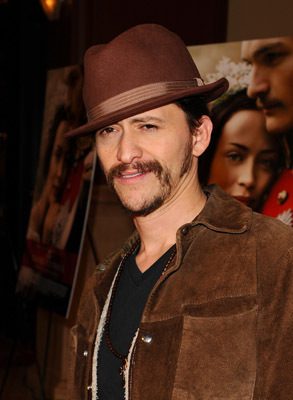 Clifton Collins Jr. at event of Viktorija: jaunoji karaliene (2009)