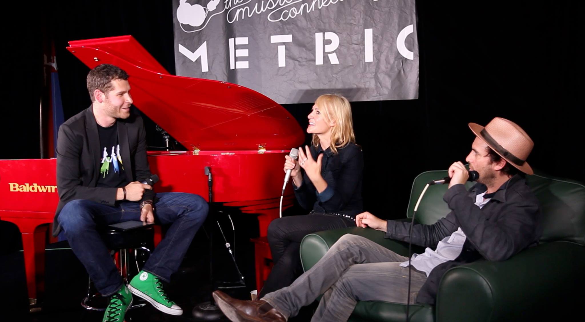 Metric Live Q&A on MSN Exclusives with Matt Schichter.