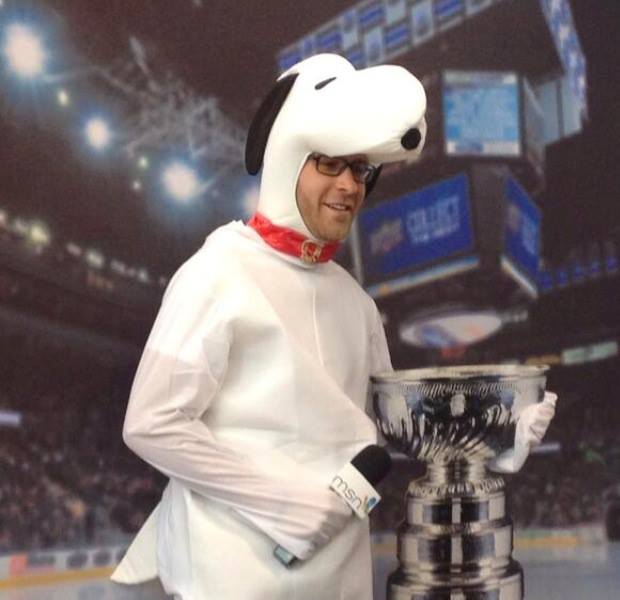 Matt Schichter dressed as Snoopy posing with the Stanley Cup for MSN Exclusives coverage of Fan Expo 2013.
