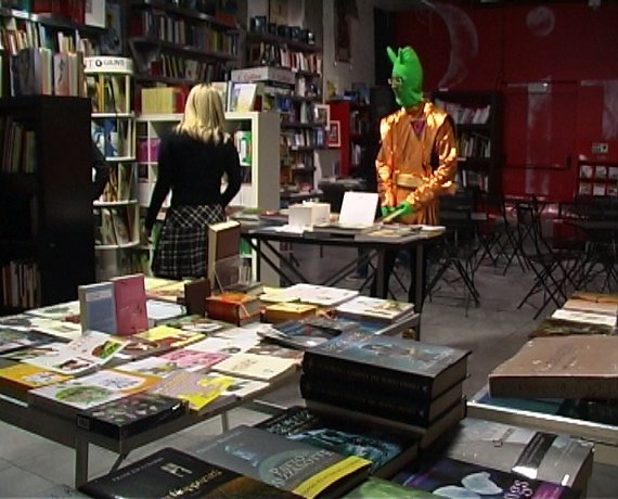 Morena Mancinelli and Daniele Sciarretta in Aliens Inside: At the Book Store (2010)