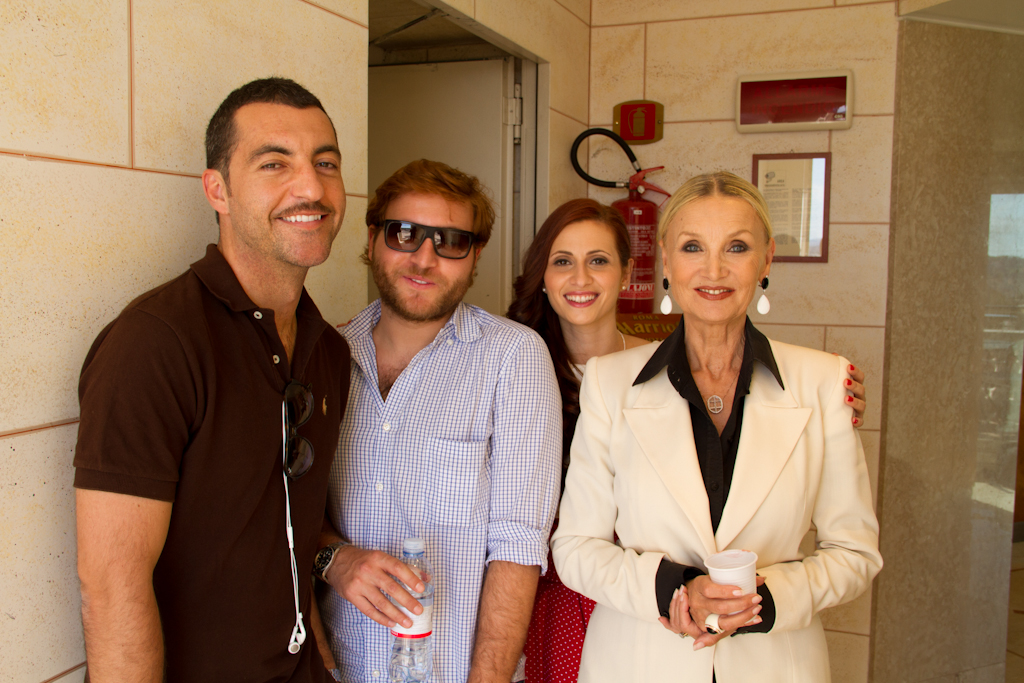 Francesco Ripa, Tommaso Sacco, Mara Sciuto and Barbara Bouchet on the set of Double Swing