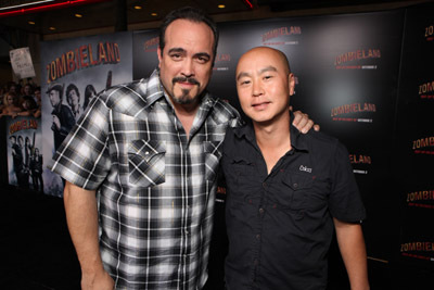 C.S. Lee and David Zayas at event of Zombiu zeme (2009)