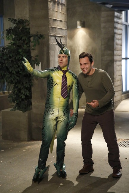 Still of Max Greenfield and Jake Johnson in New Girl (2011)