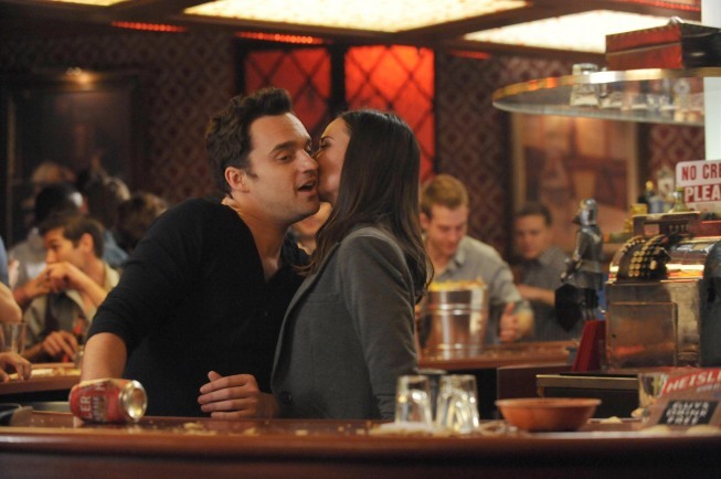 Still of Odette Annable and Jake Johnson in New Girl: Quick Hardening Caulk (2013)