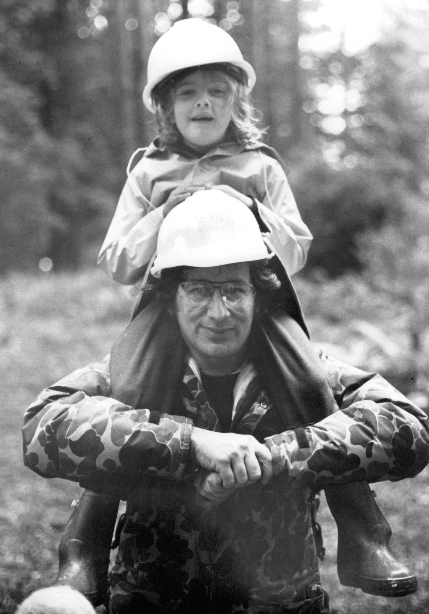 Still of Drew Barrymore and Steven Spielberg in Ateivis (1982)