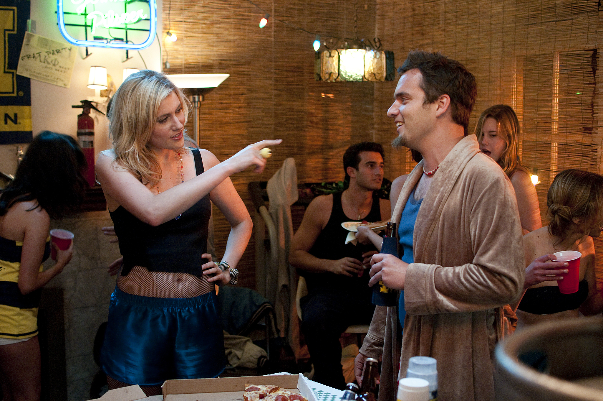 Still of Greta Gerwig and Jake Johnson in Be isipareigojimu (2011)