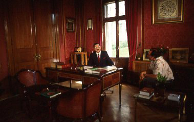 A 'Merhaba' interview with Prof. A. Ihsanoglu, then GM of IRCICA, in his Istanbul office in 1987