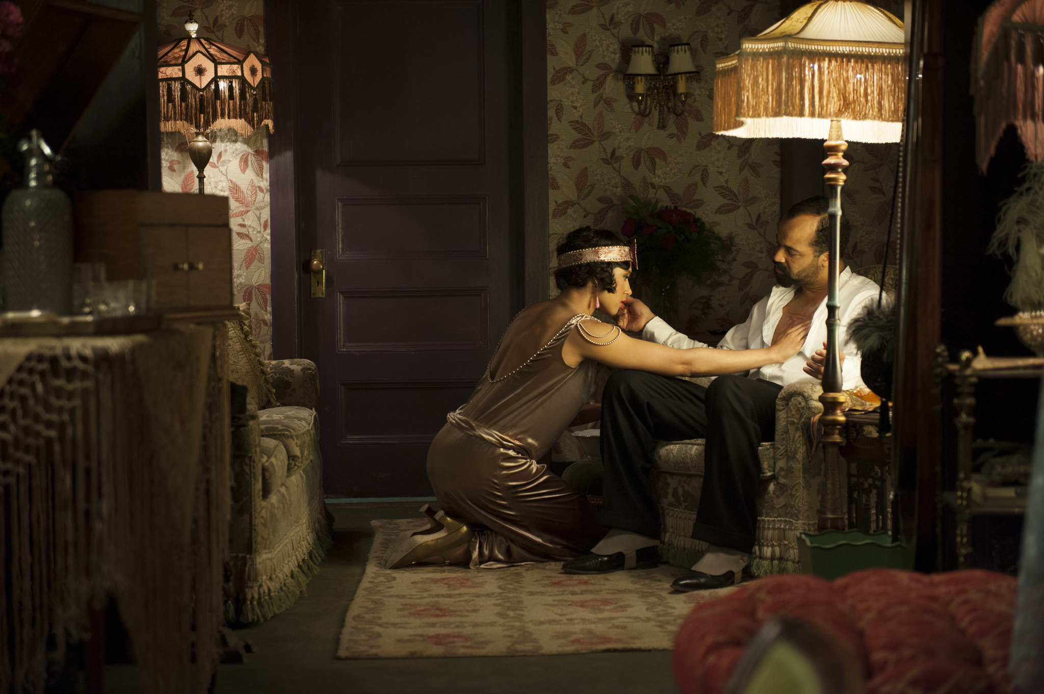 Still of Jeffrey Wright and Margot Bingham in Sausas istatymas: mafijos gimimas (2010)