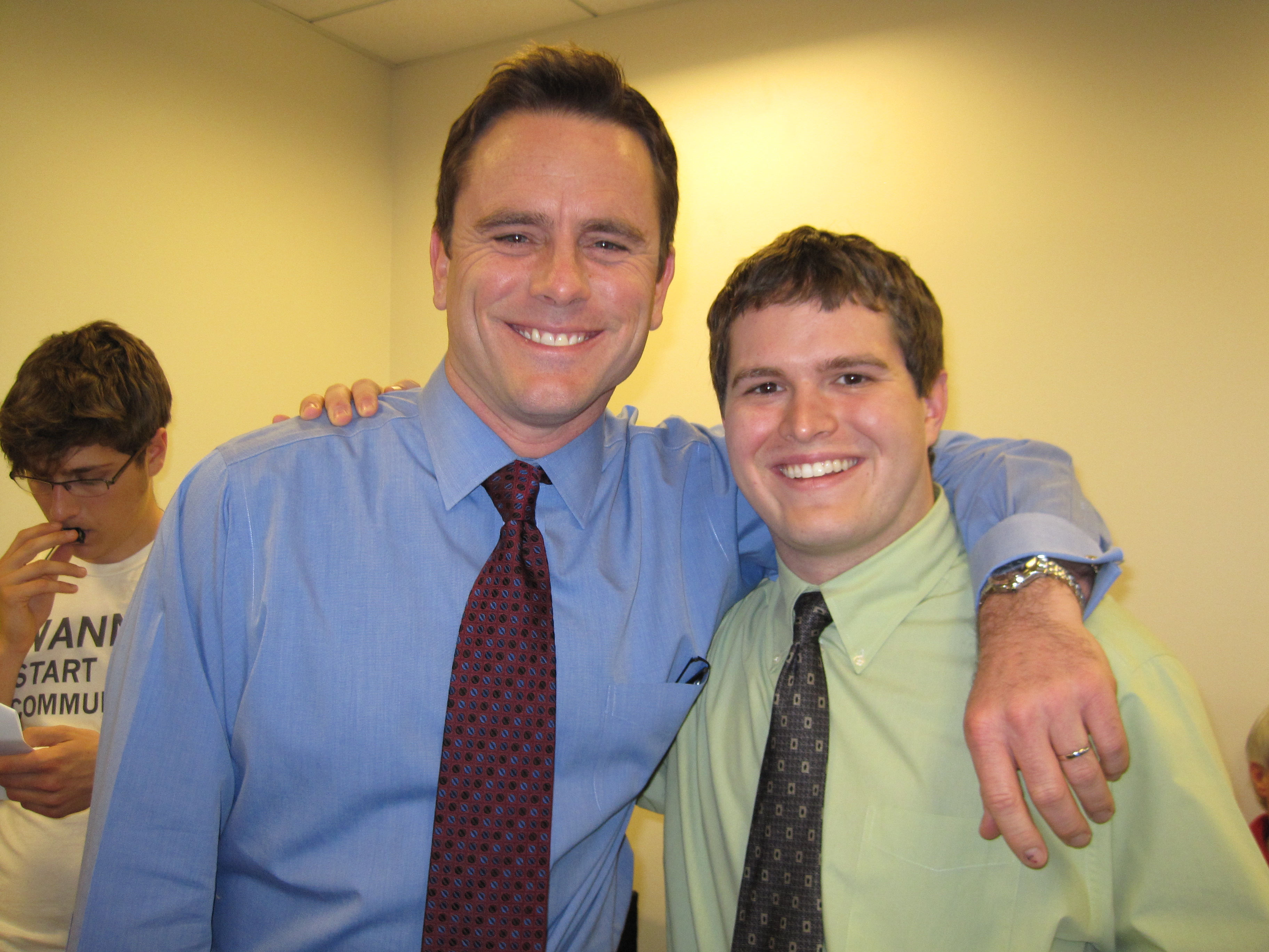 Erich as 'Kevin' with his boss 'Damon' (Charles Esten) on the set of HBO's 