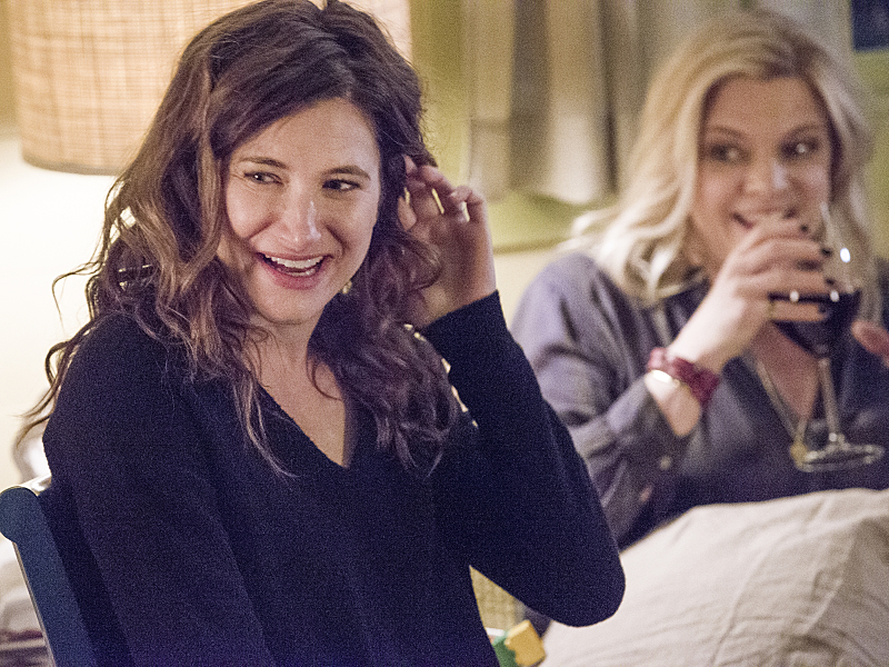 Still of Molly Price and Kathryn Hahn in Happyish (2015)