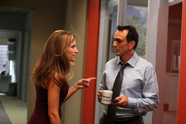 Still of Hank Azaria and Kathryn Hahn in Free Agents (2011)