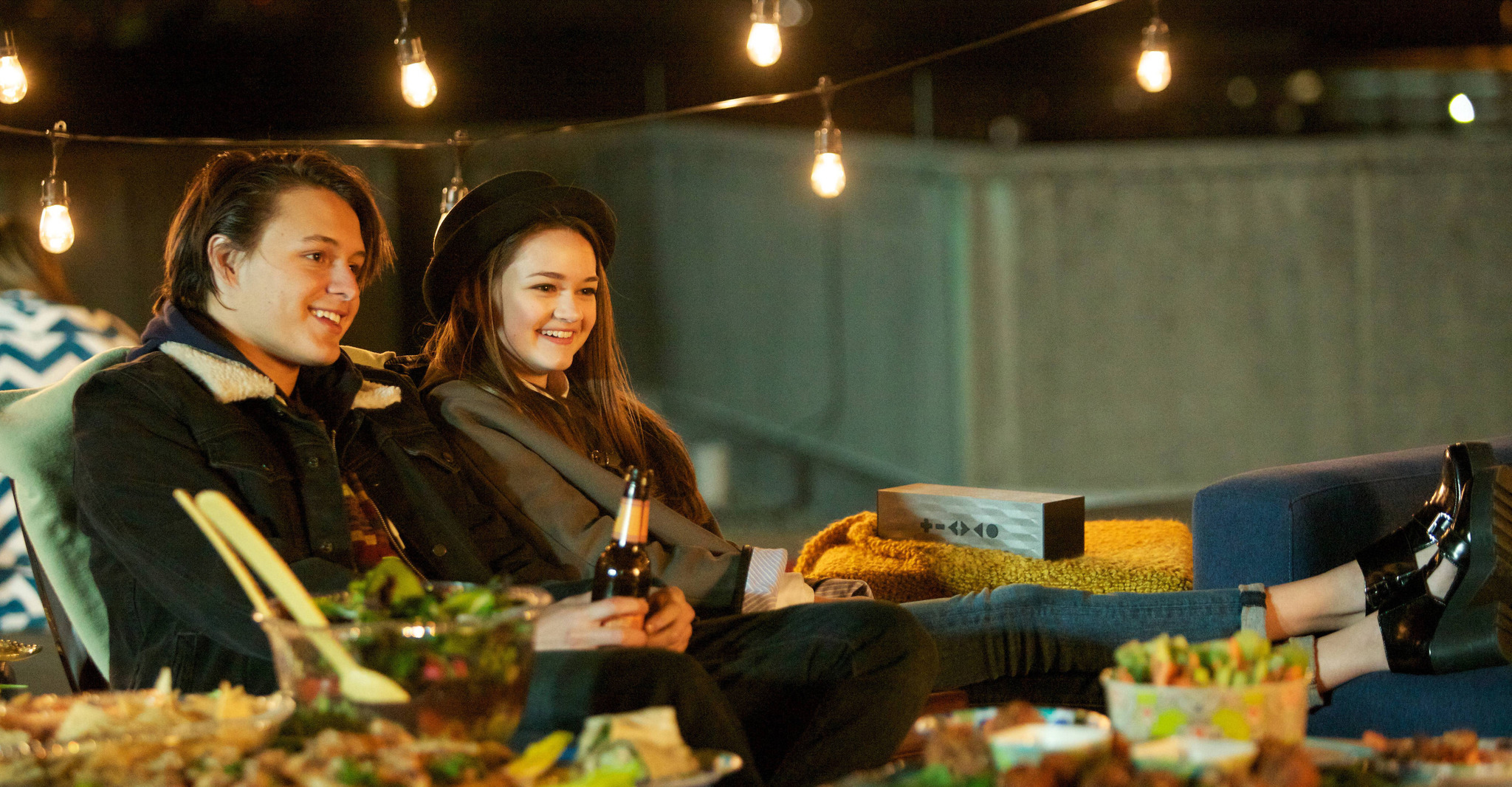 Still of Ciara Bravo and Nolan Sotillo in Red Band Society (2014)