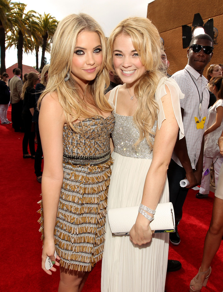 Lenay and Ashley at the MTV Movie Awards