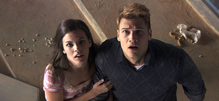 Still of Nick Zano and Haley Webb in Galutinis tikslas 4 (2009)