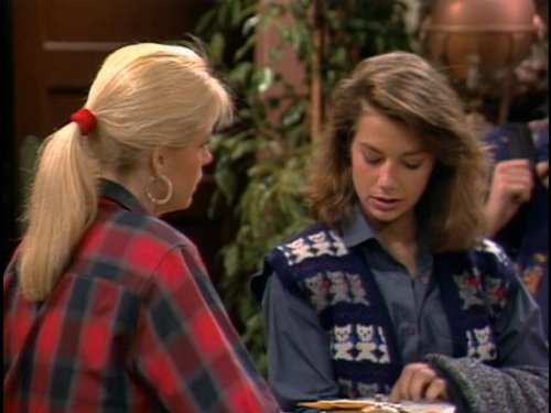 Still of Justine Bateman and Meredith Baxter in Family Ties (1982)