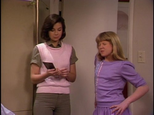 Still of Justine Bateman and Tina Yothers in Family Ties (1982)