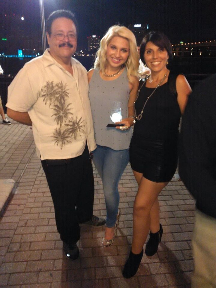 I co-hosted the Hispanic Art Walk in Jacksonville, FL. With me are lovely Dominican Singer Giselle Tavera and co-host Gina Francica.