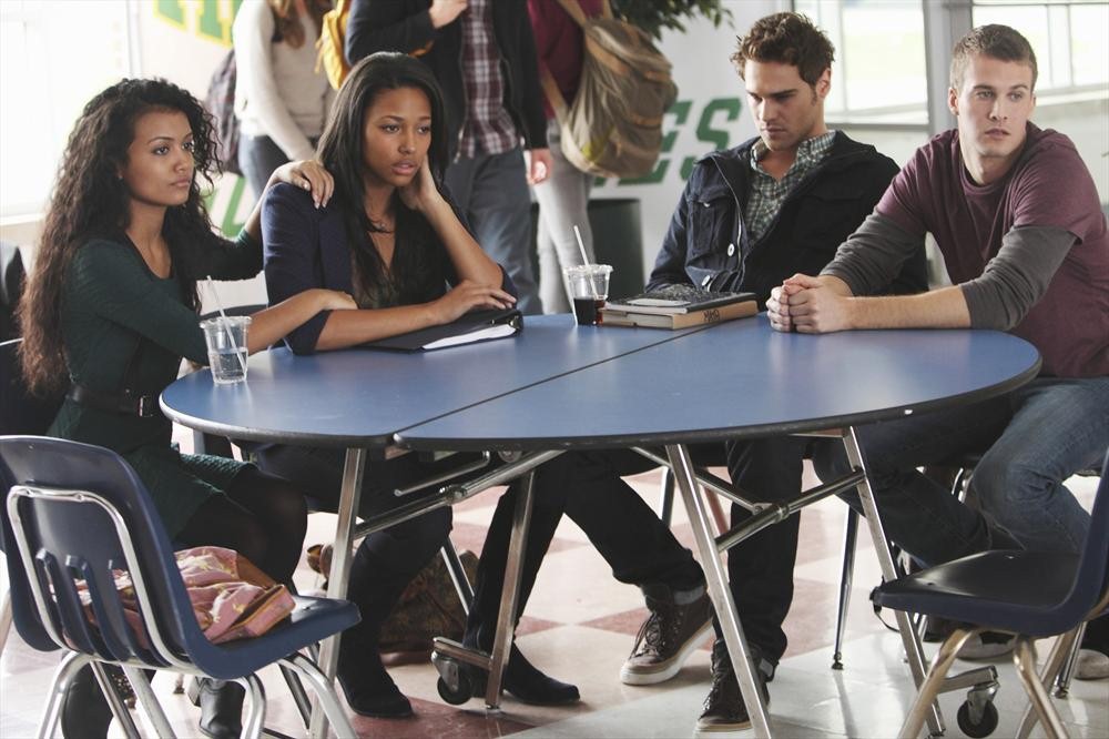 Still of Todd Julian, Grey Damon and Kylie Bunbury in Twisted (2013)