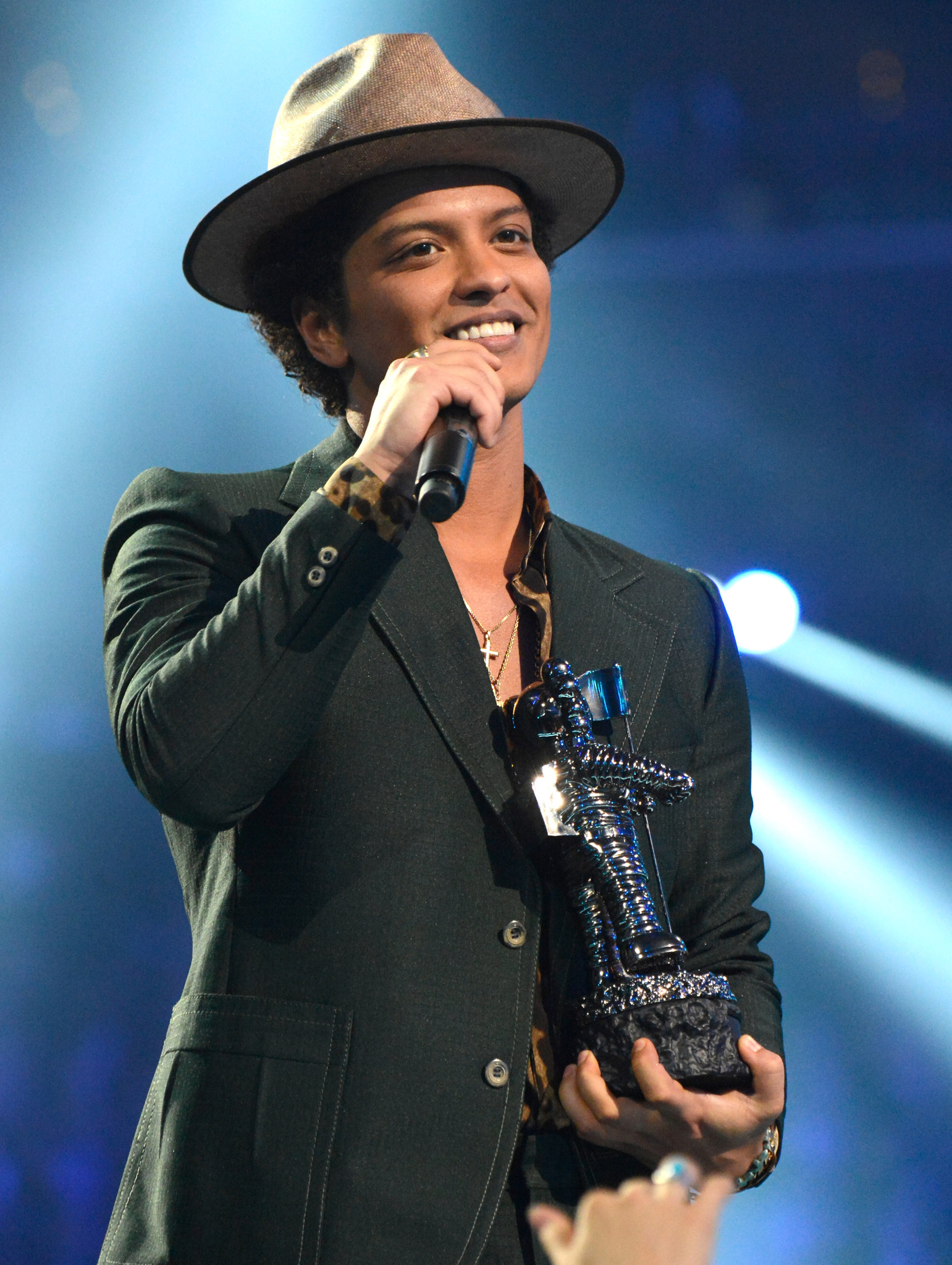 Bruno Mars at event of 2013 MTV Video Music Awards (2013)