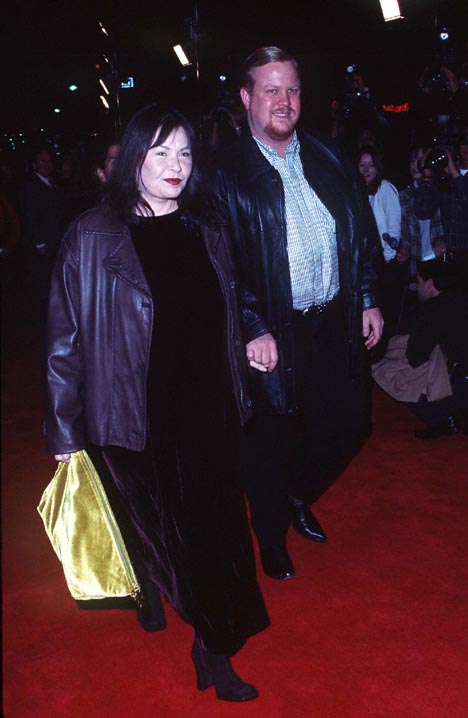 Roseanne Barr and Ben Thomas at event of Visuomene pries Lari Flinta (1996)