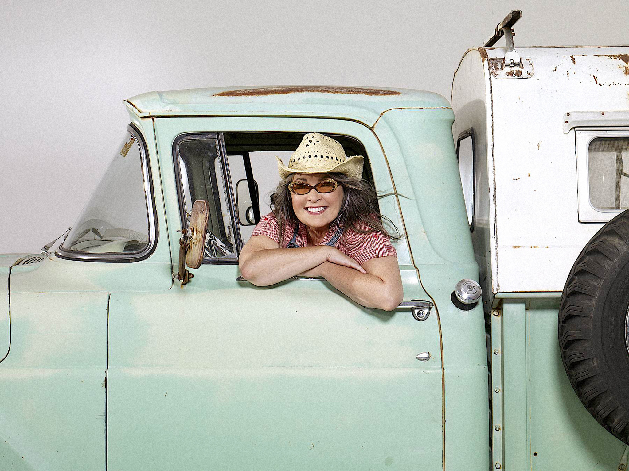 Still of Roseanne Barr in Roseanne's Nuts (2011)