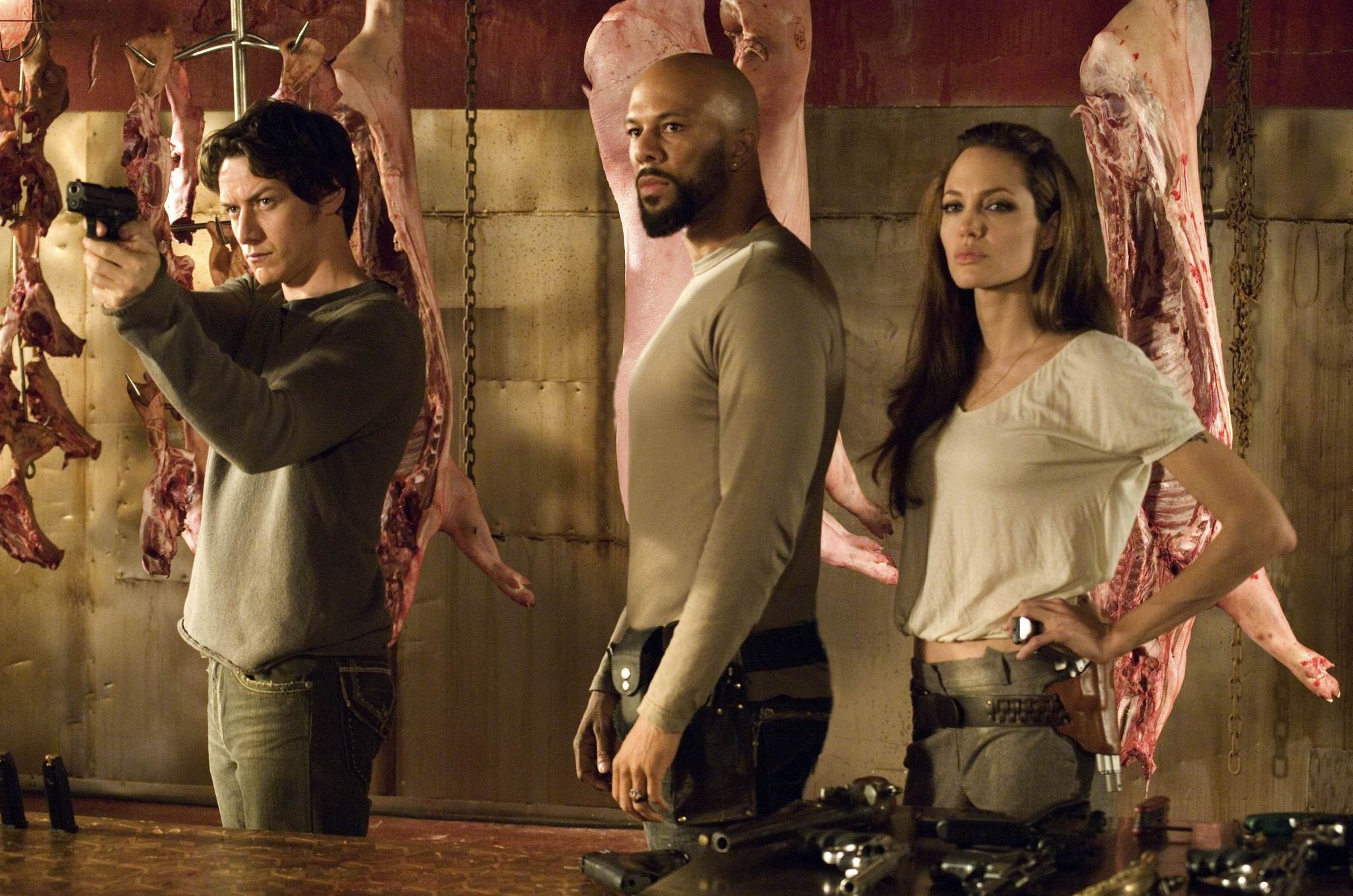 Still of Angelina Jolie, James McAvoy and Common in Ieskomas (2008)