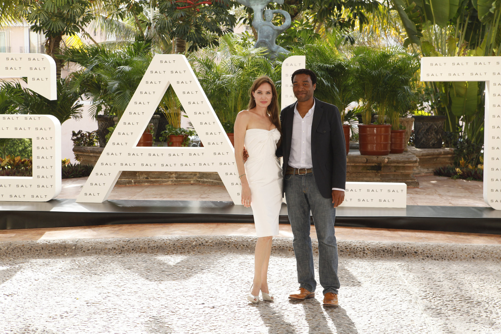 Angelina Jolie and Chiwetel Ejiofor at event of Salt (2010)