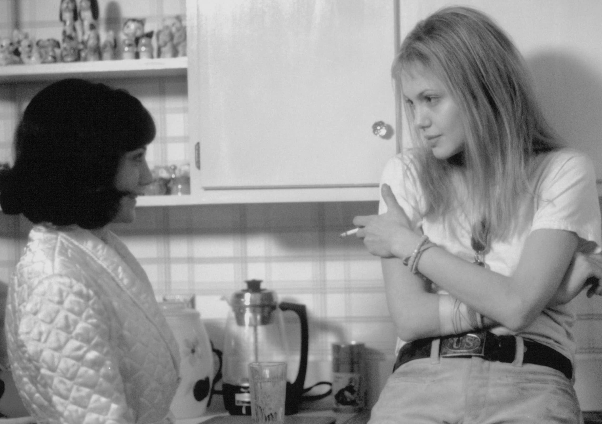 Still of Angelina Jolie and Brittany Murphy in Girl, Interrupted (1999)