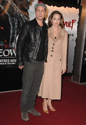 Brad Pitt and Angelina Jolie at event of Beowulf (2007)
