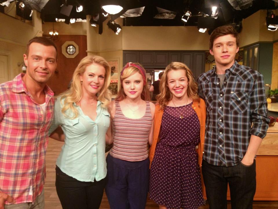 With the awesome cast of Melissa and Joey
