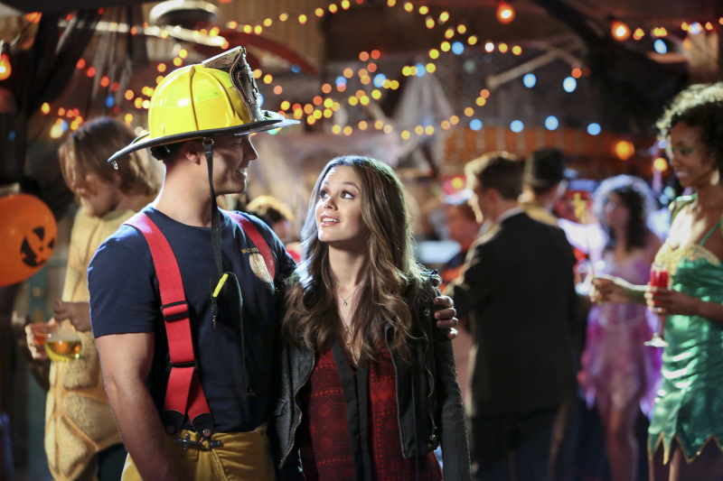 Still of Rachel Bilson and George Tucker in Hart of Dixie (2011)