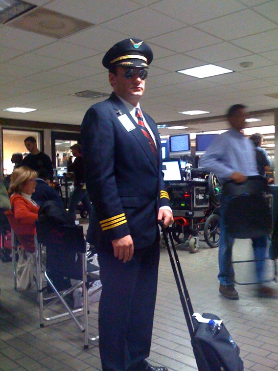 Pilot at Armstrong International Airport, Treme: 