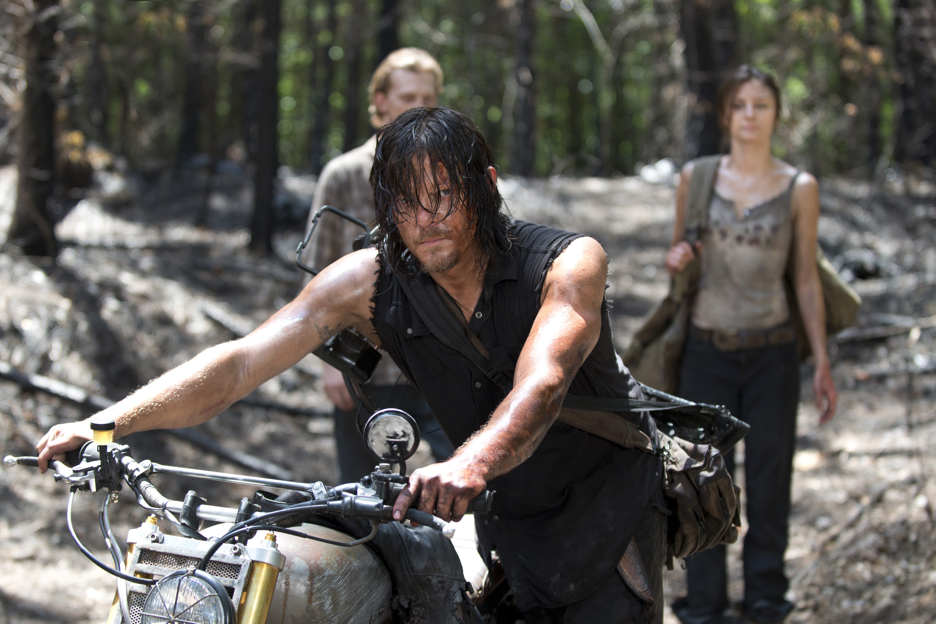 Still of Norman Reedus, Christine Evangelista and Austin Amelio in Vaiksciojantys negyveliai (2010)