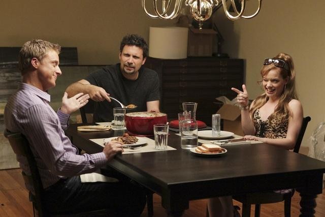 Still of Jeremy Sisto, Alan Tudyk and Jane Levy in Suburgatory (2011)