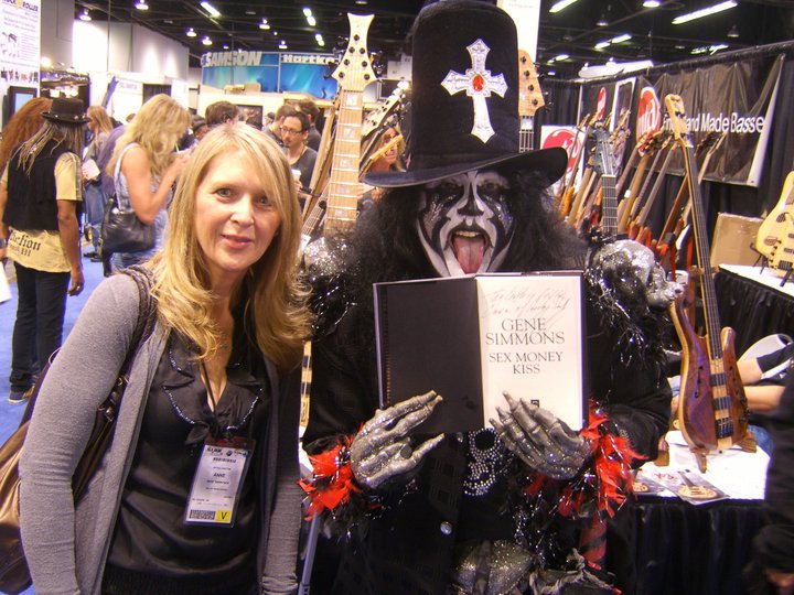 Fifi Larue signs Gene Simmons Book for KISS Fan... Ala Gene Simmons Family Jewels