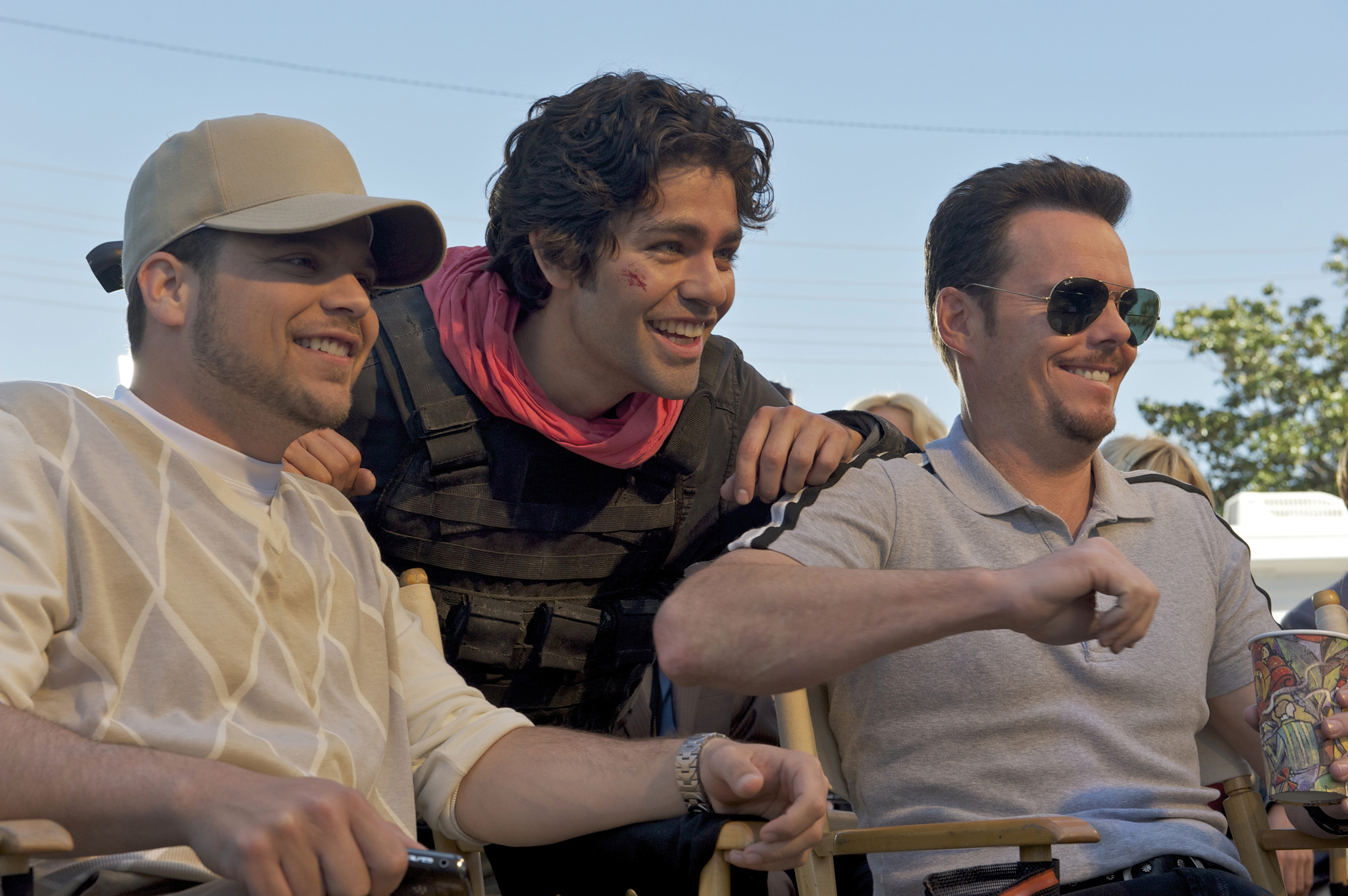 Still of Kevin Dillon, Adrian Grenier and Jerry Ferrara in Entourage (2004)