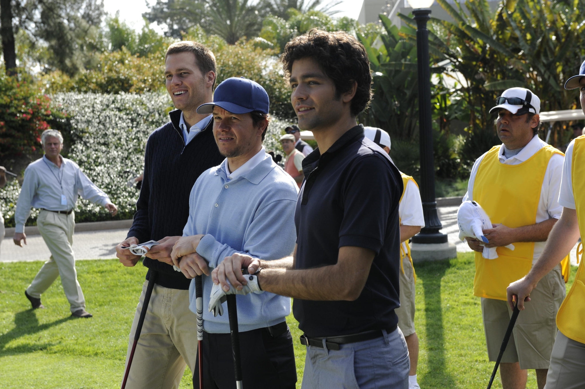 Still of Mark Wahlberg, Adrian Grenier and Jerry Ferrara in Entourage (2004)