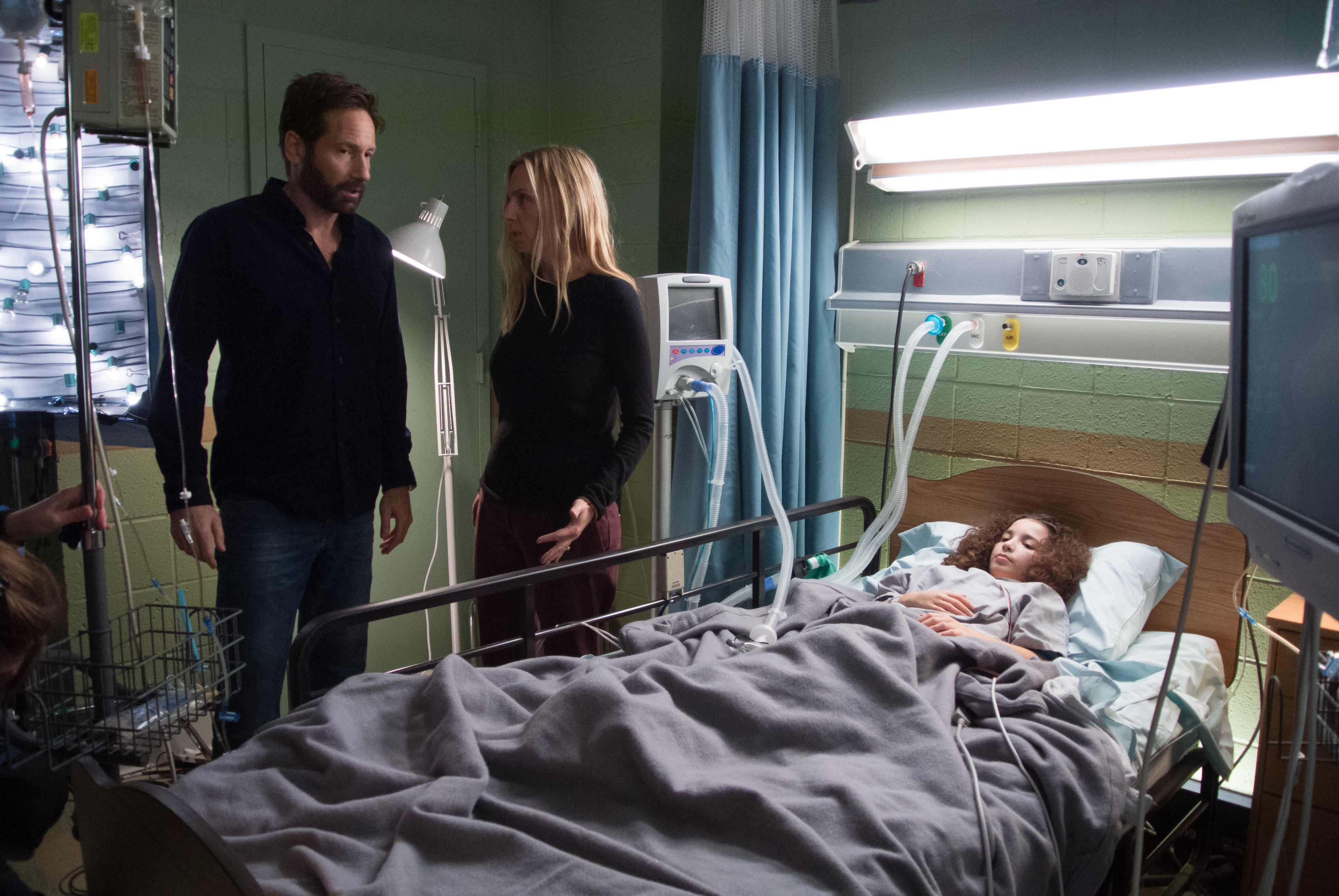 Still of David Duchovny, Hope Davis and Olivia Steele Falconer in Louder Than Words (2013)