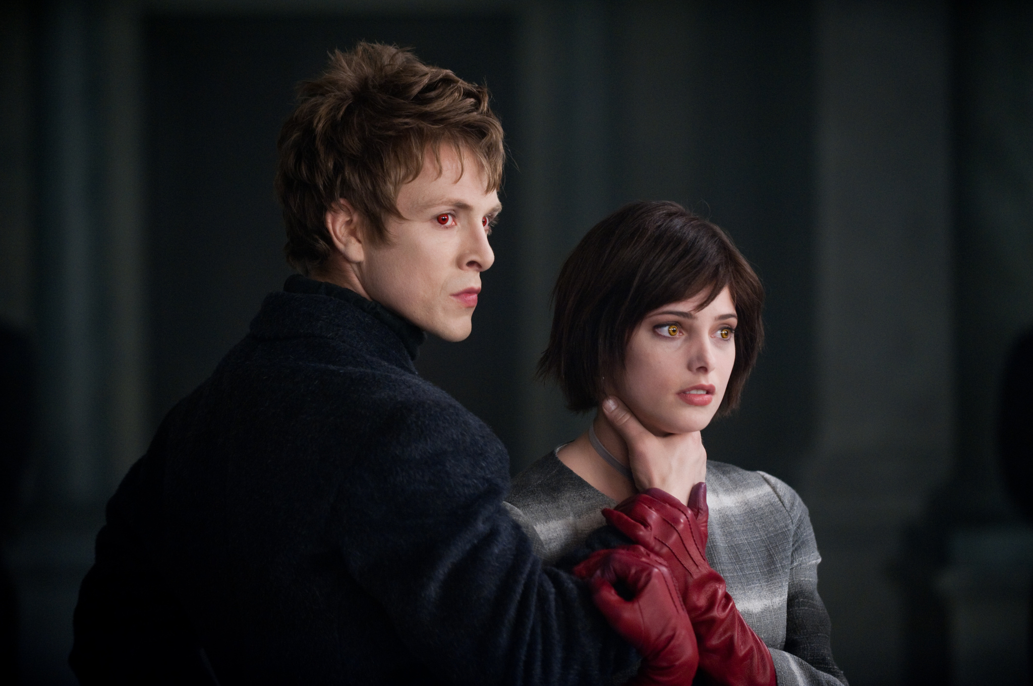 Still of Ashley Greene and Charlie Bewley in Jaunatis (2009)